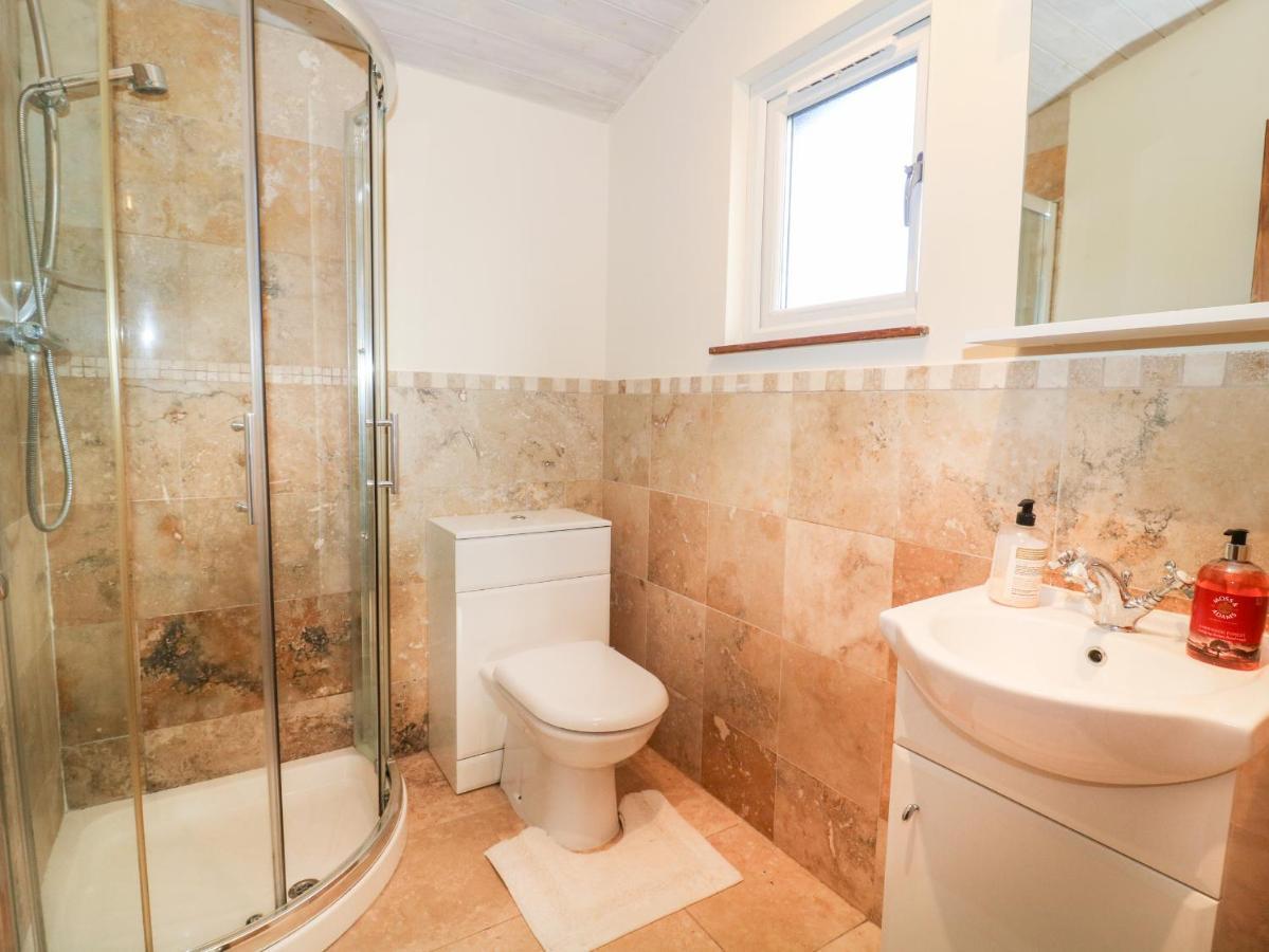 Oakwood Lodge York Extérieur photo