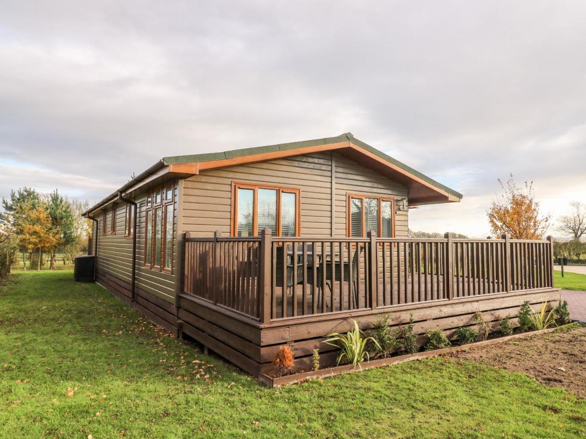 Oakwood Lodge York Extérieur photo